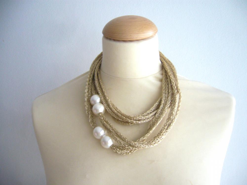  Gold and white pearls necklace in metallic new Fall Winter jewelry